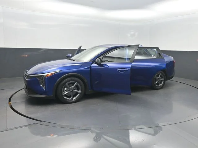 Used 2025 Blue Kia LXS image 32