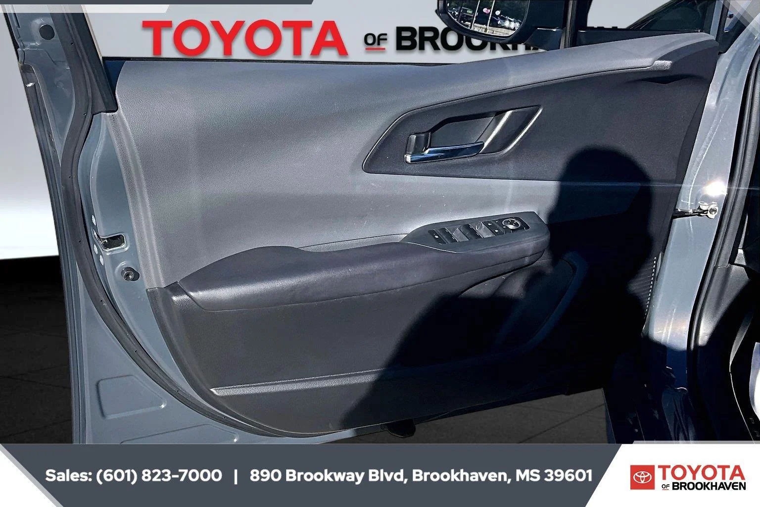 Used 2023 Guardian Gray Toyota XLE image 17
