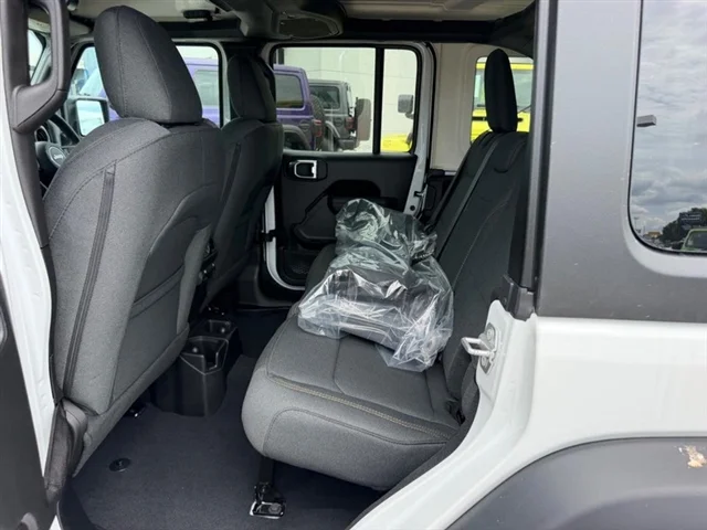 New 2026 Bright White Clearcoat Jeep Sport RHD image 7