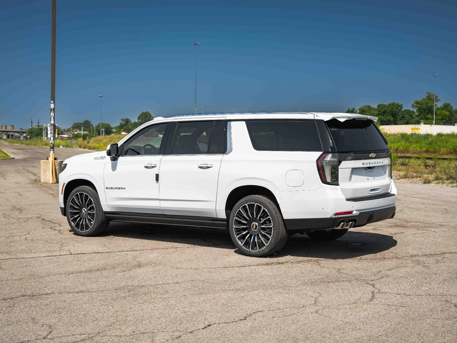 New 2026 Polar White Tricoat Chevrolet High Country image 7