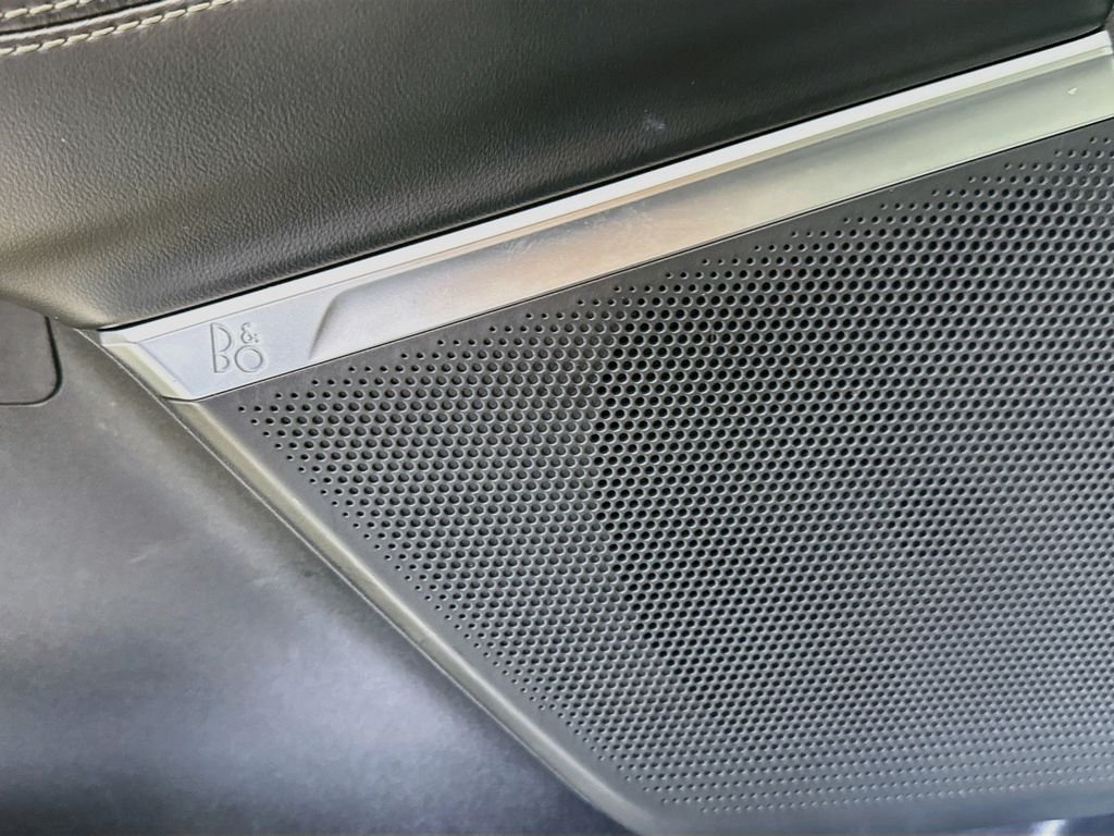 Used 2025 Agate Black Metallic Ford Platinum image 23