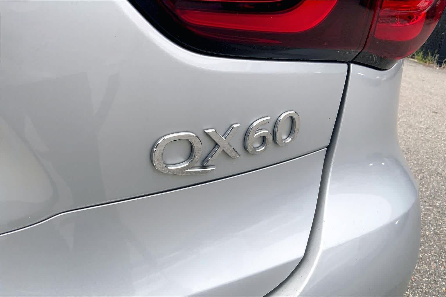Used 2019 Liquid Platinum INFINITI LUXE image 10