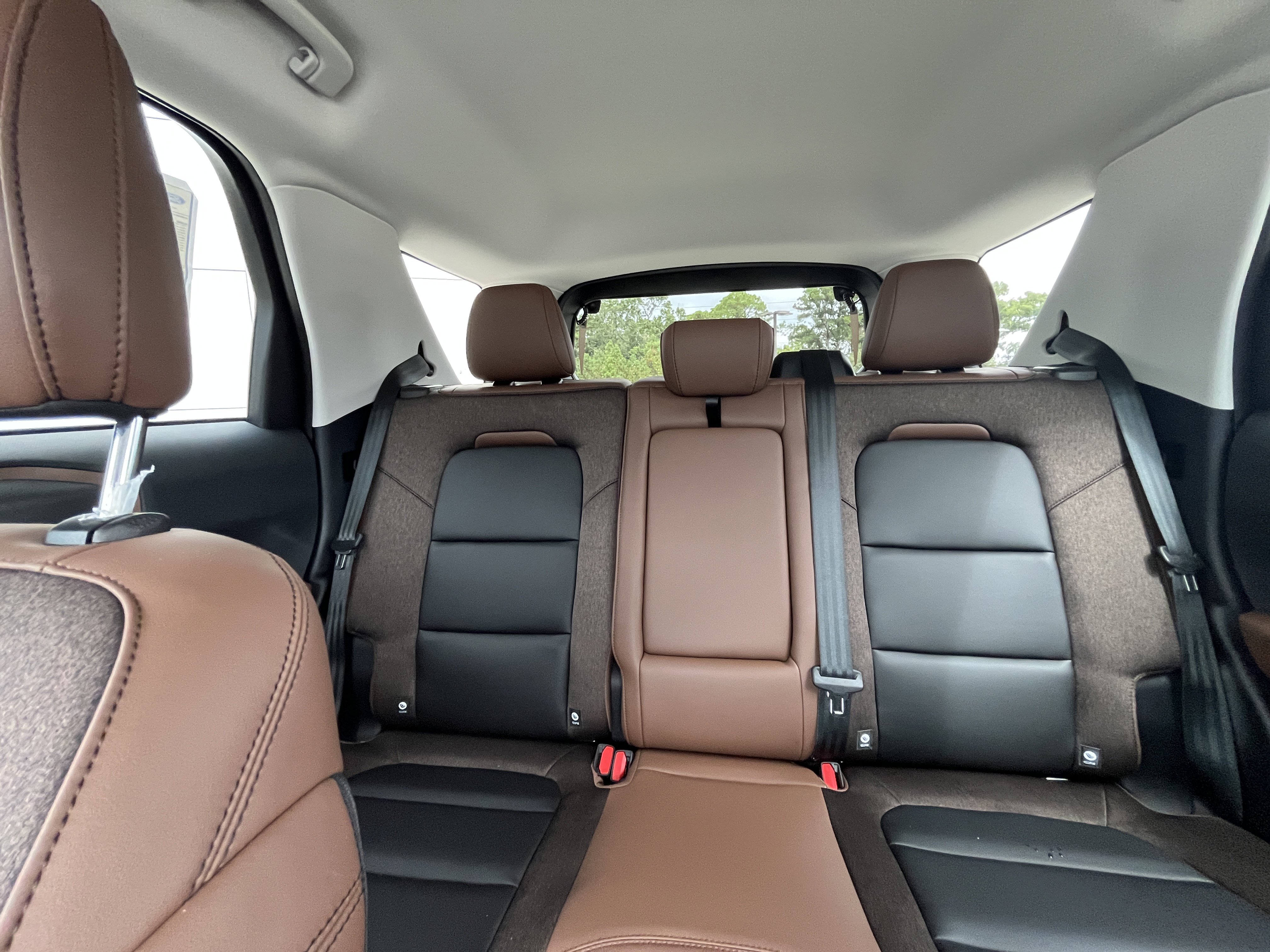 New 2025 Carbonized Gray Metallic Ford Outer Banks® image 17