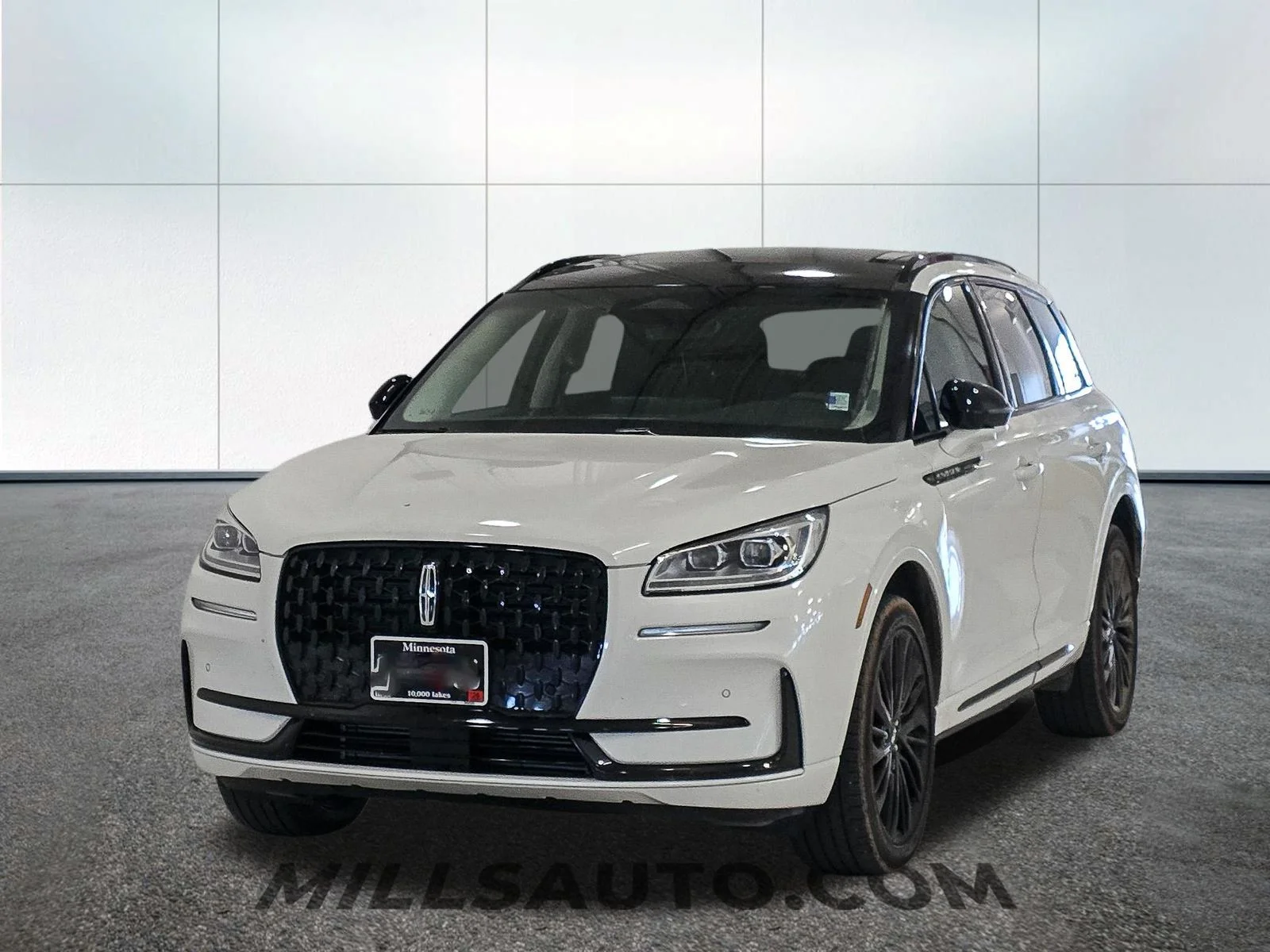 Used 2024 White Lincoln Reserve image 2