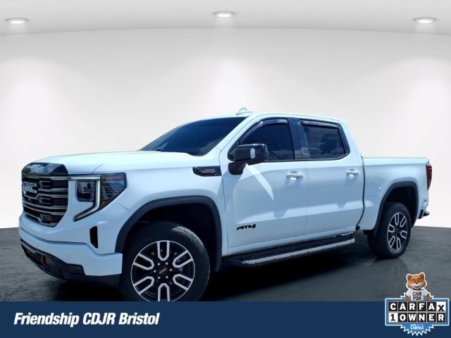 Used 2026 White GMC AT4 image 1