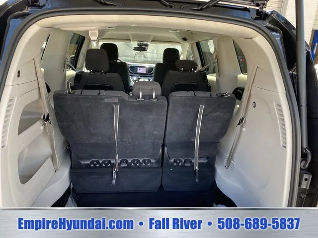 Used 2023 Black Chrysler LX image 26