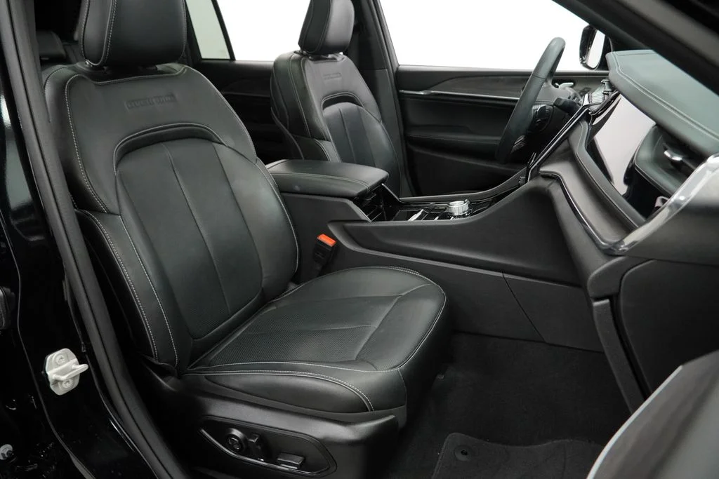 Used 2023 Black Jeep Overland image 48
