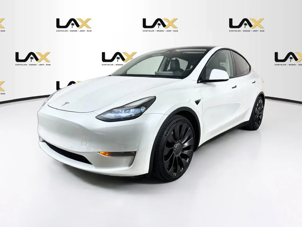 Used 2022 White Tesla Performance image 3