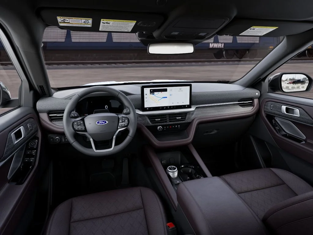 New 2027 Star White Metallic Tri-Coat Ford Platinum™ image 10