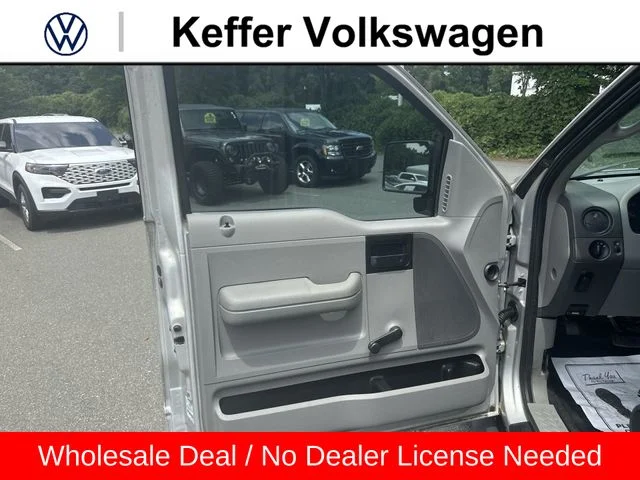 Used 2007  Ford XL image 14