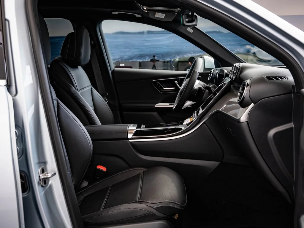 New 2026 Cirrus Silver Metallic Mercedes-Benz GLC 300 image 25