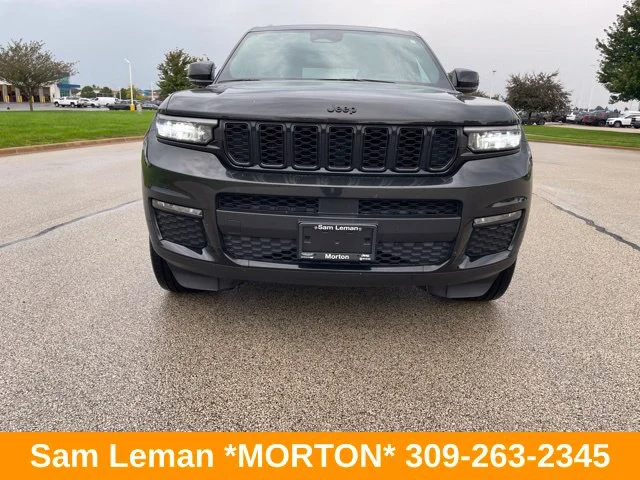 Used 2024 Gray Jeep Limited image 8