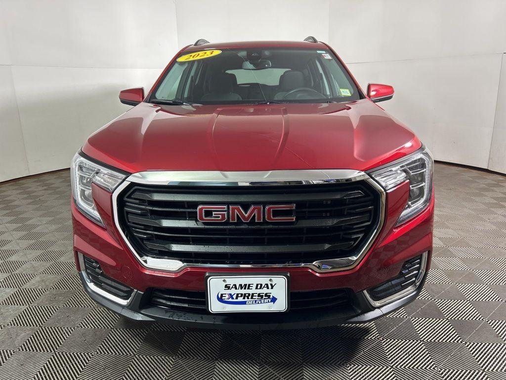 Used 2023 Volcanic Red GMC SLE image 12