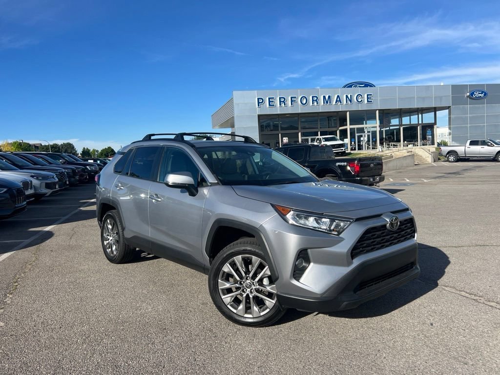 Used 2021 Silver Sky Metallic Toyota XLE Premium image 2