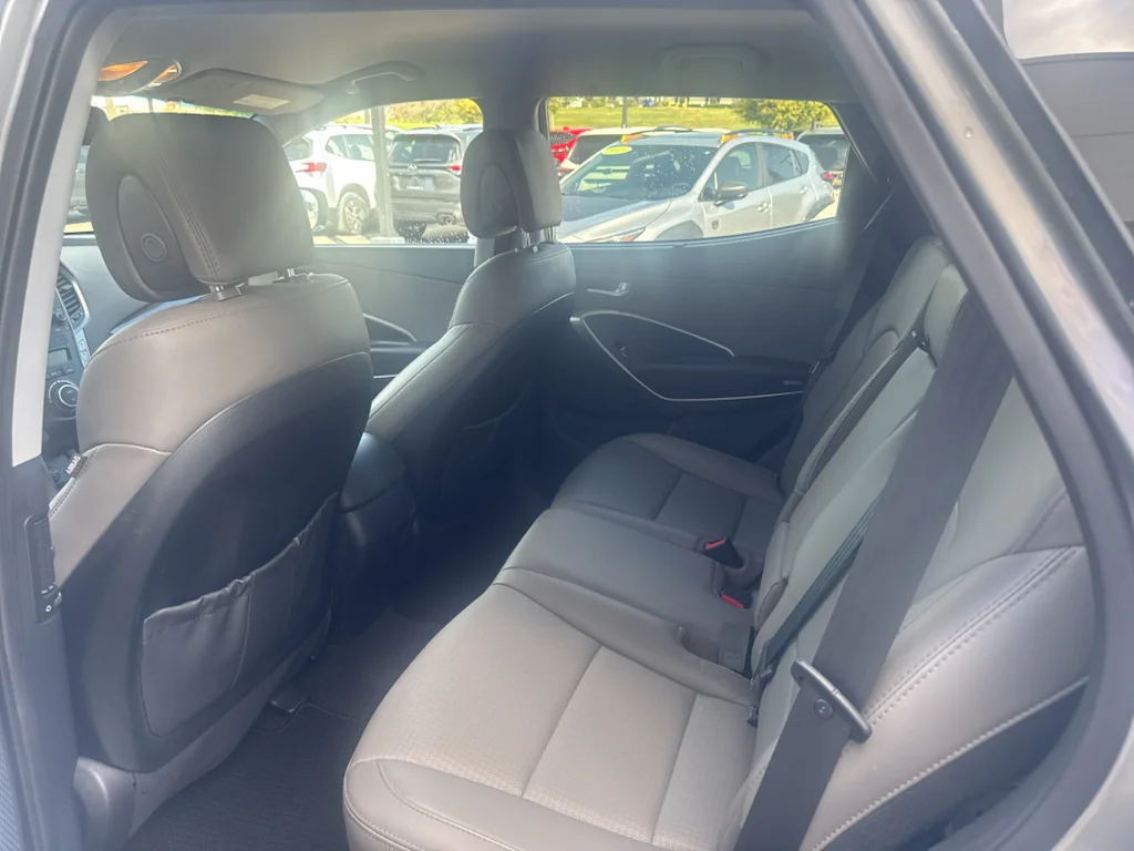 Used 2016 Gray Hyundai FWD 4dr 2.4 image 10
