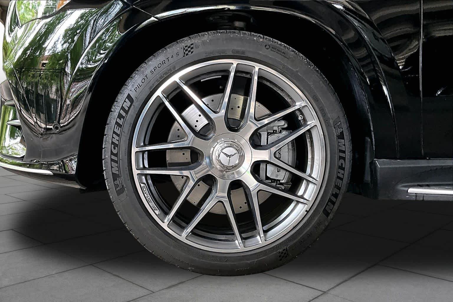 Used 2026 BLACK Mercedes-Benz AMG® GLE 53 image 10