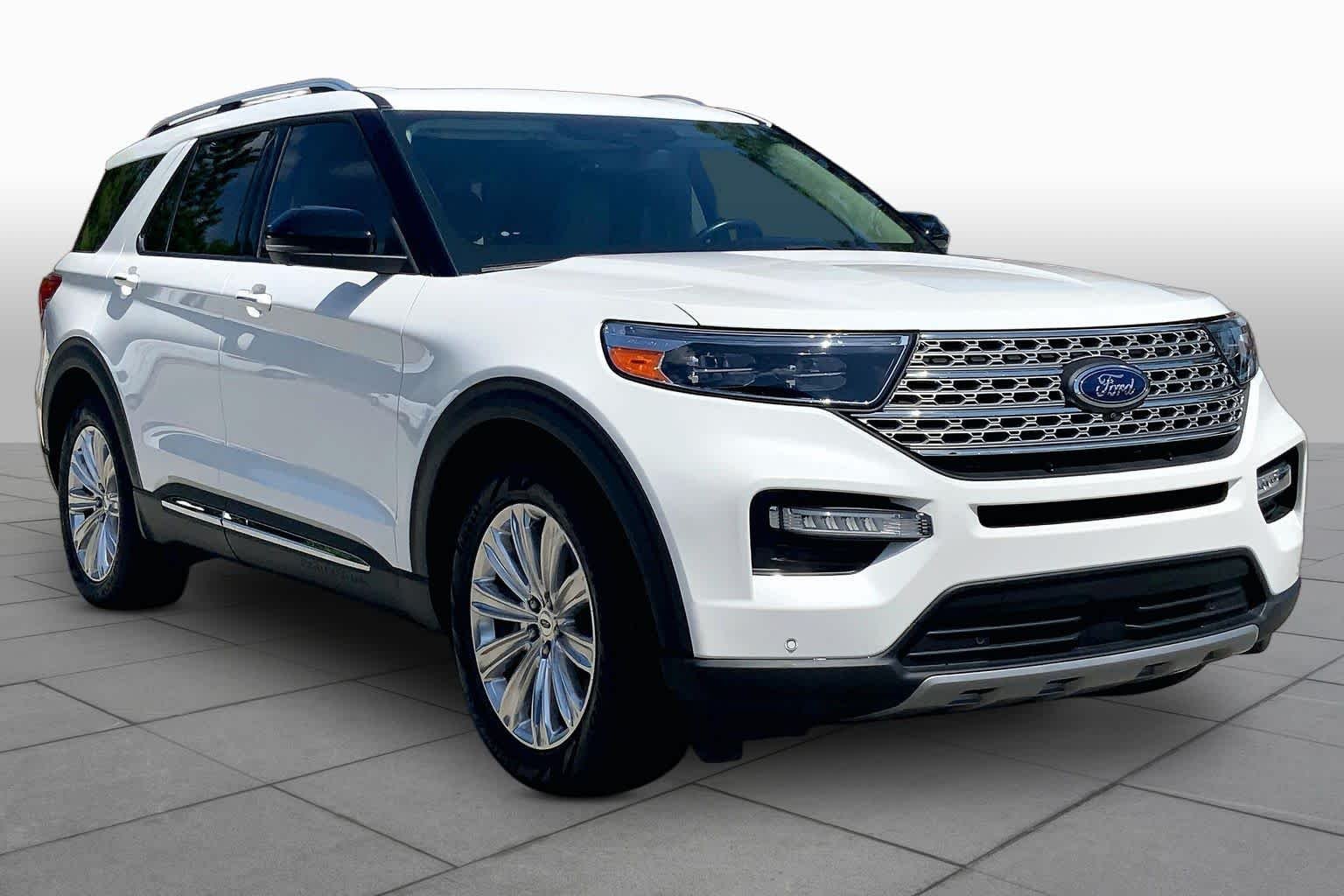 Used 2022 Star White Metallic Tri-Coat Ford Limited image 3