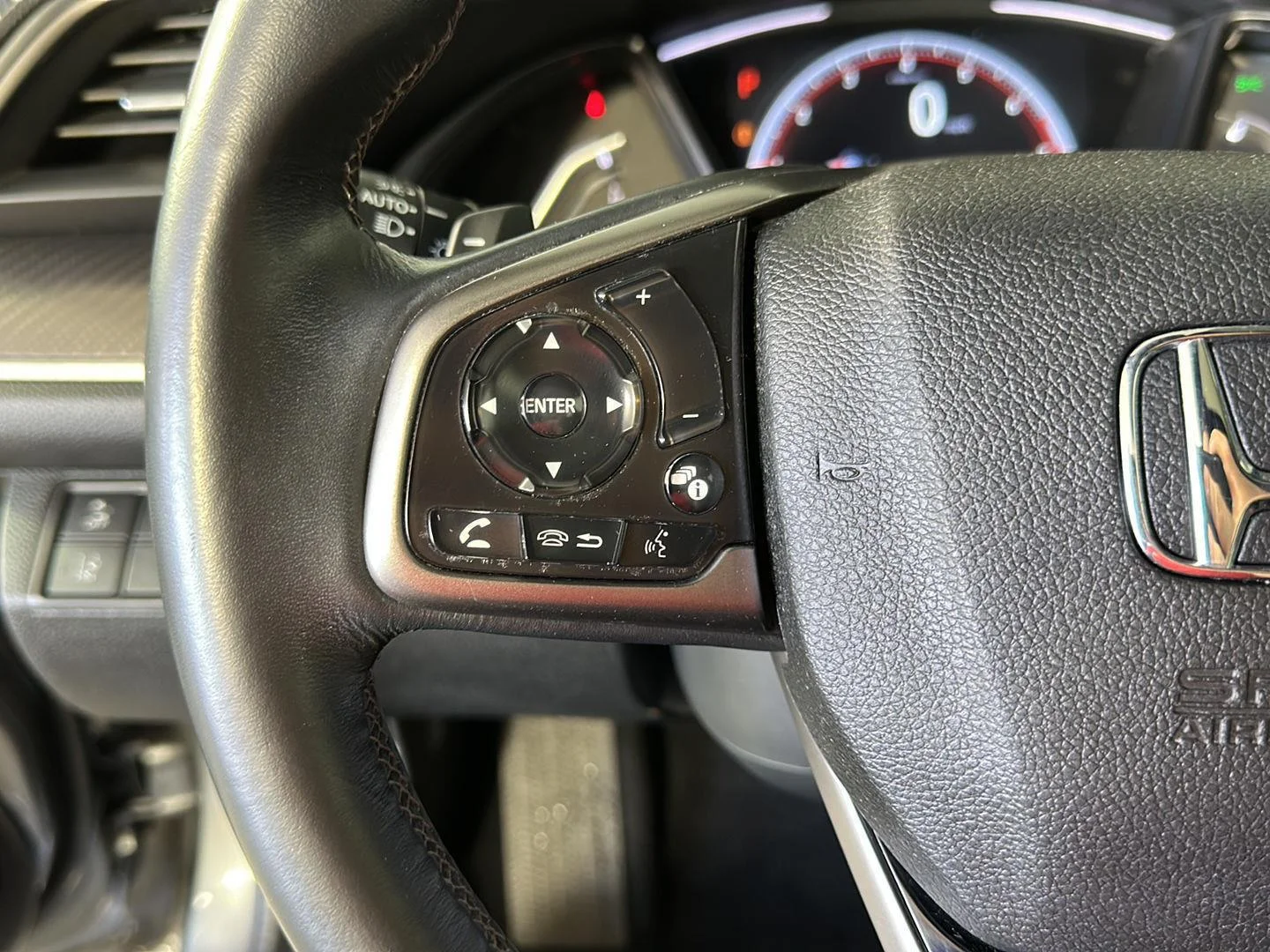 Used 2019 Polished Metal Metallic Honda Sport Touring image 23