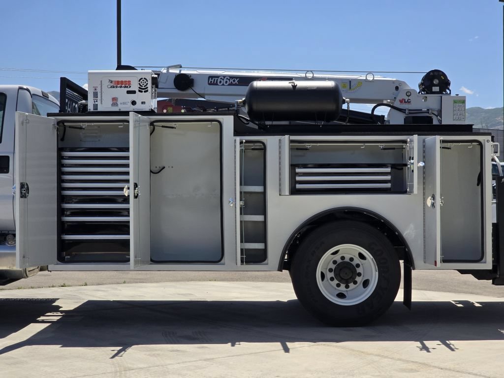 New 2025 Oxford White Ford Base image 6