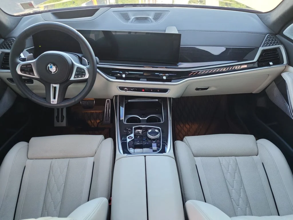 Used 2026 Green BMW M60i image 18