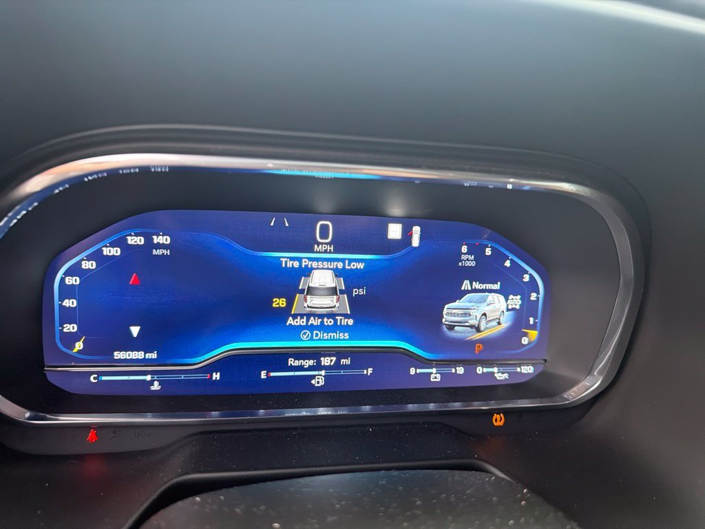Used 2022 Gray Chevrolet Z71 image 23