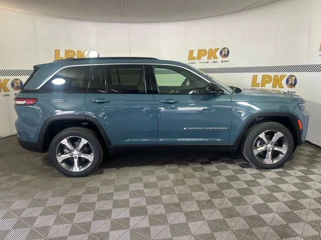 New 2026 Steel Blue Exterior Paint Jeep Limited image 2