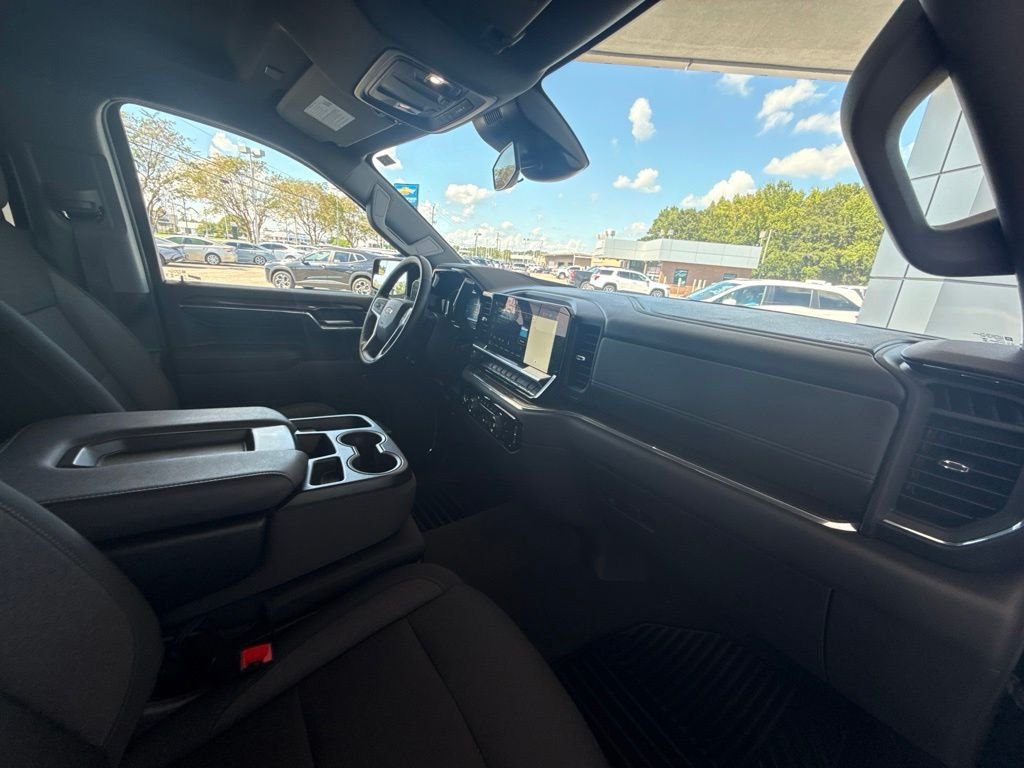Used 2024 Black Chevrolet LT image 33