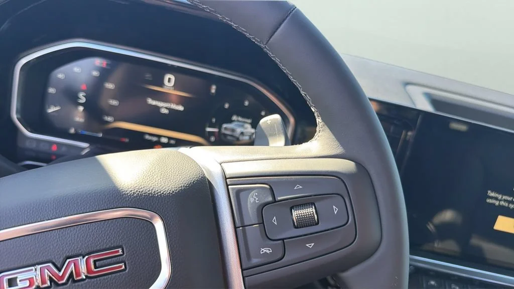 New 2026 Sterling Metallic GMC Elevation image 27