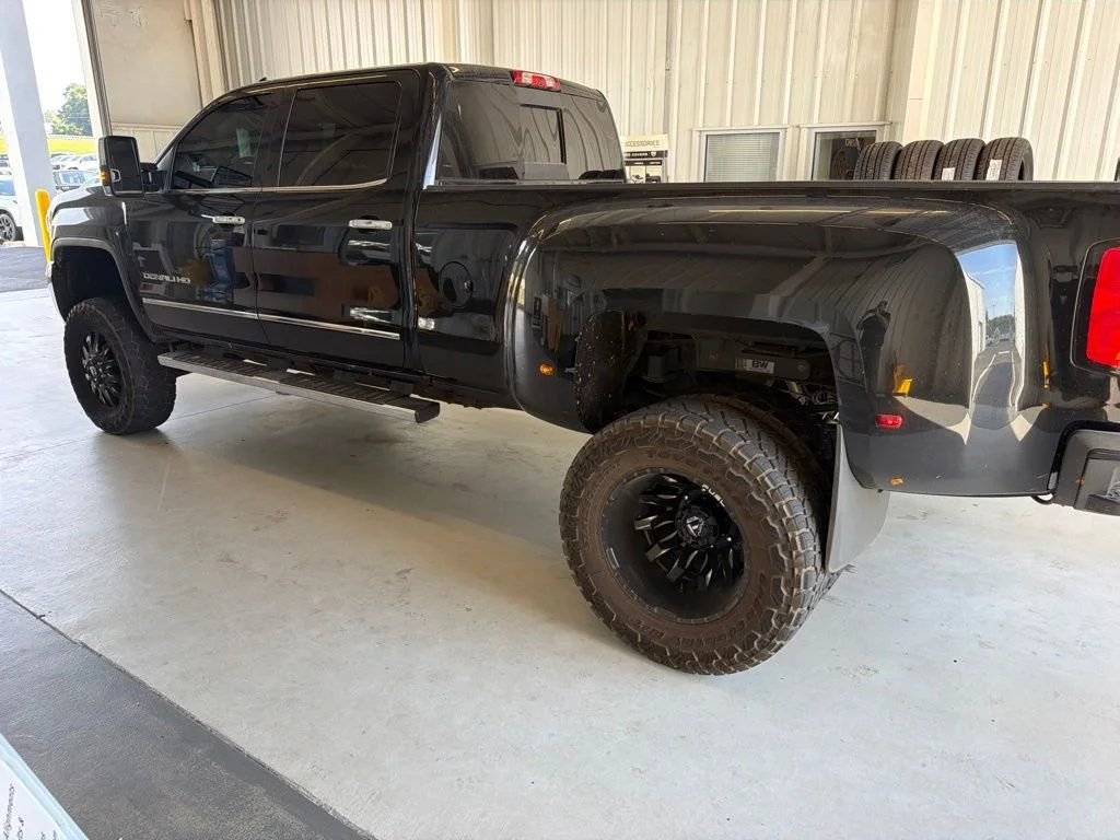 Used 2019 Ebony Twilight Metallic Paint GMC Denali image 5
