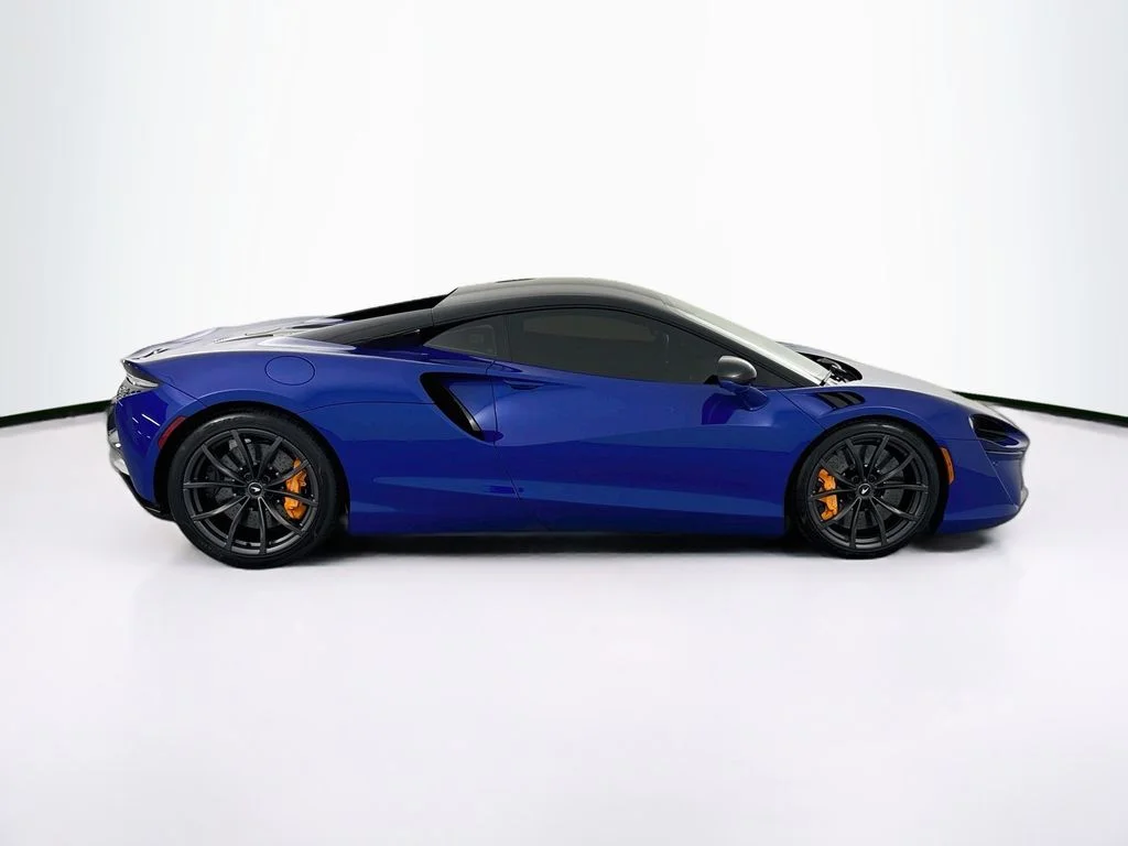Used 2023 Blue McLaren  image 4