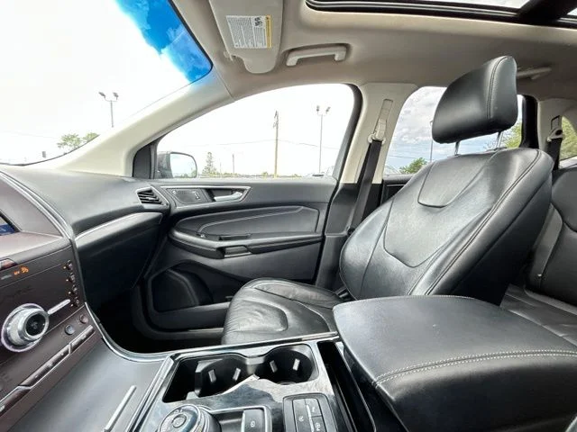 Used 2020  Ford Titanium image 51