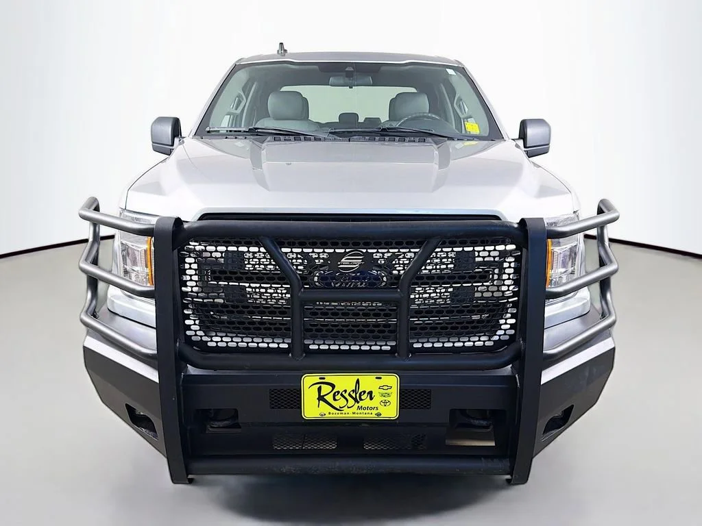Used 2020  Ford XL image 2