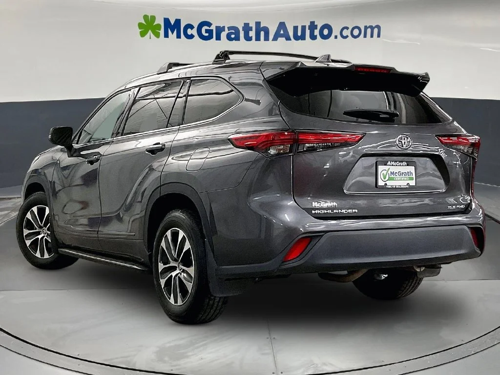 Used 2022 Gray Toyota XLE image 3
