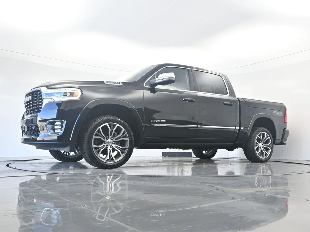 New 2026 Diamond Black Crystal Pearl-Coat Exterior Paint RAM Tungsten image 32
