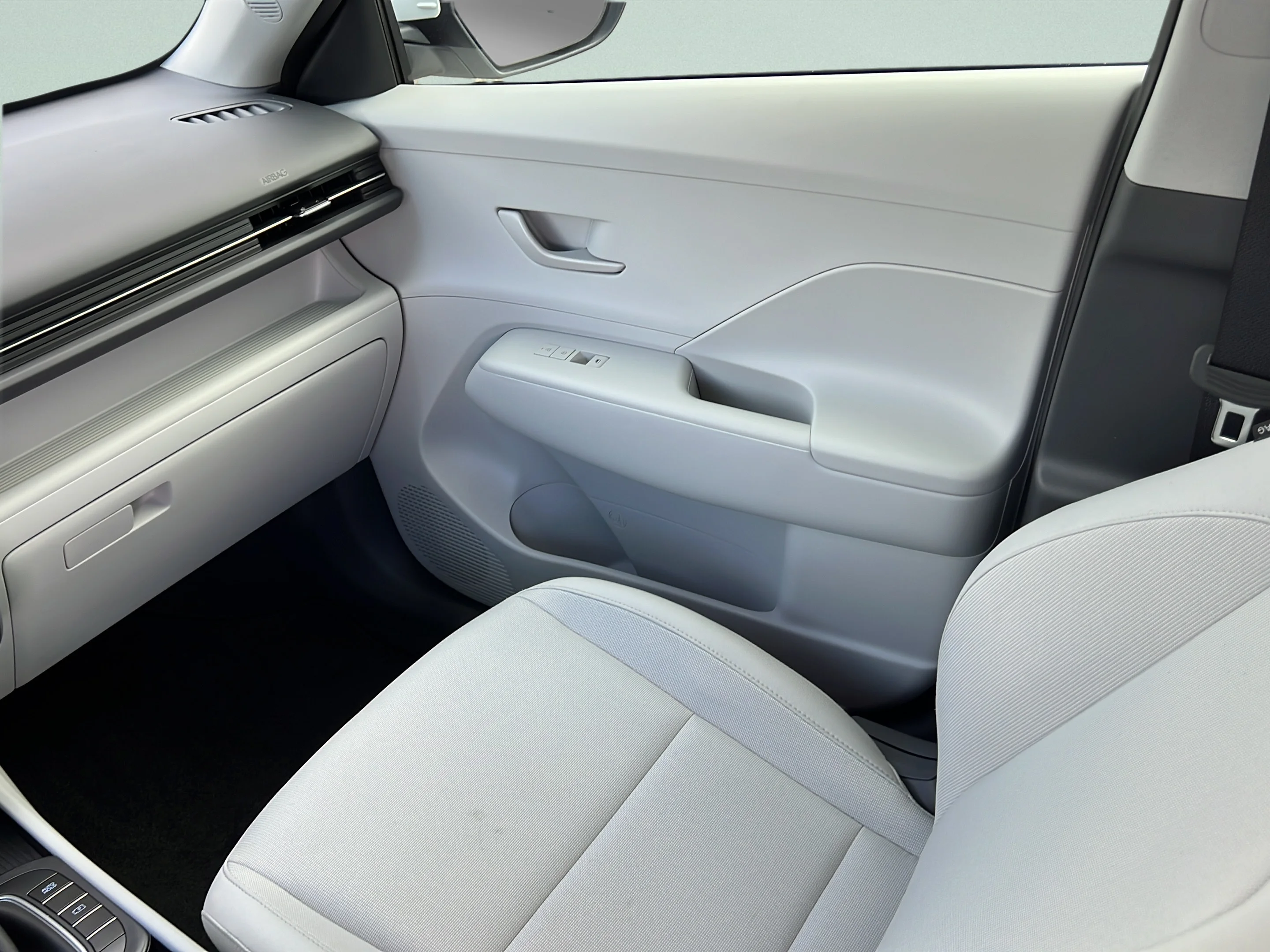 Used 2026 Atlas White Hyundai SE image 14