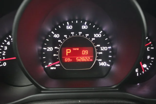 Used 2018 Green Kia Plus image 14