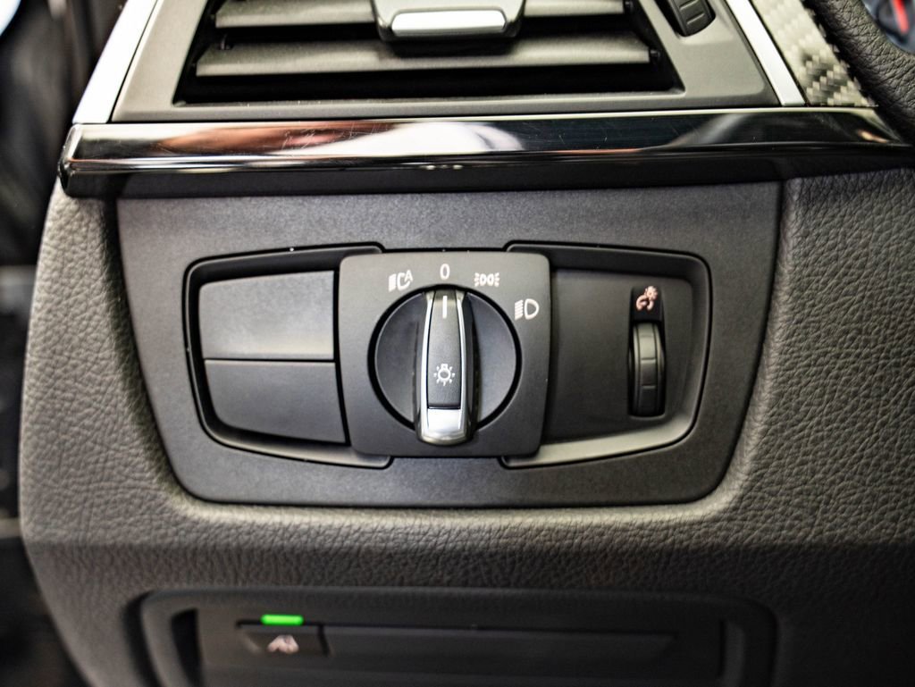 Used 2018 Mineral Gray Metallic BMW  image 41