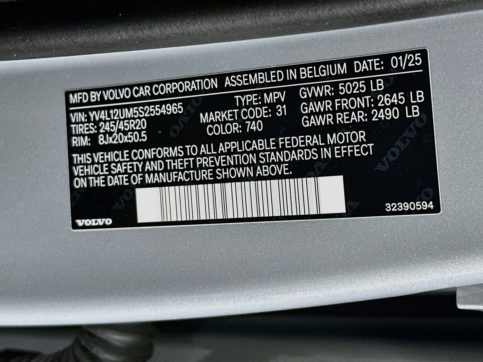 Used 2025 Gray Volvo B5 Ultra Dark Theme image 34