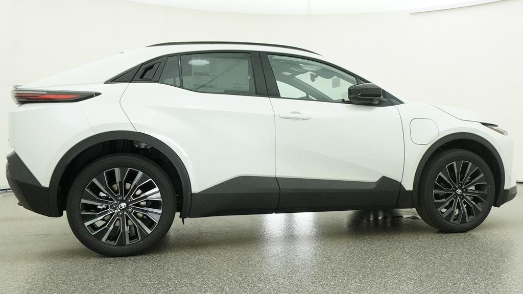 New 2026 Wind Chill Pearl Toyota XSE image 15