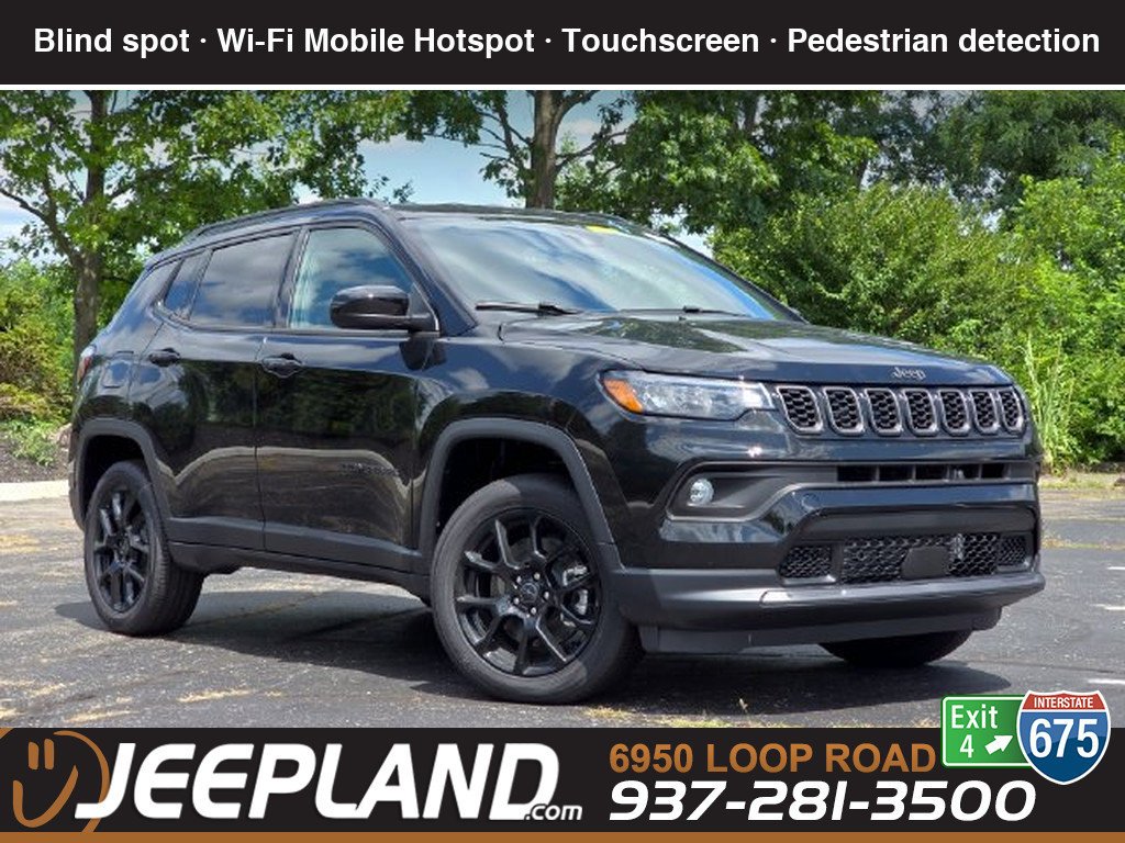 New 2026 Diamond Black Crystal Pearl-Coat Exterior Paint Jeep Latitude image 1