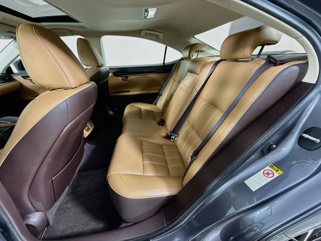 Used 2016 Nebula Gray Pearl Lexus Base image 5