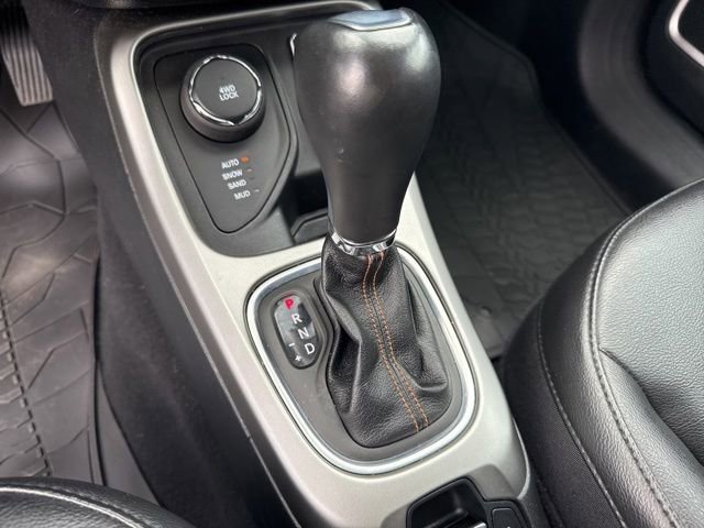 Used 2021 Granite Crystal Metallic Clearcoat Jeep Latitude image 28