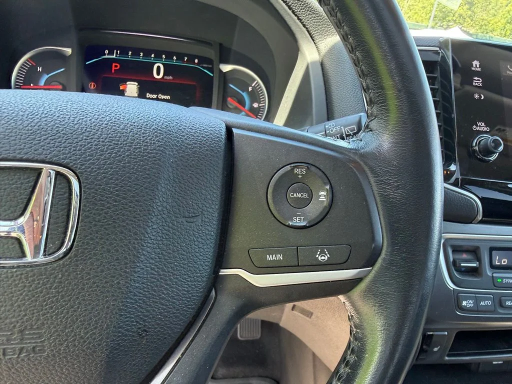 Used 2019 White Diamond Pearl Honda EX-L image 12