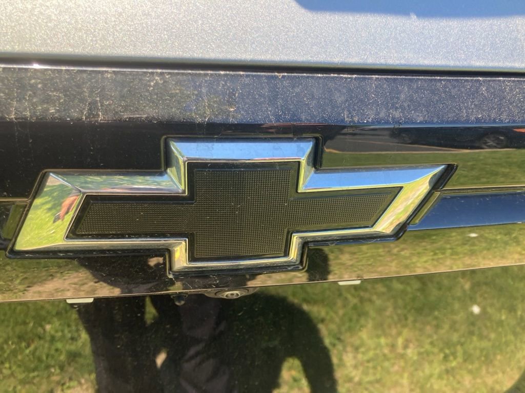 Used 2025 Sterling Gray Metallic Chevrolet LT image 8