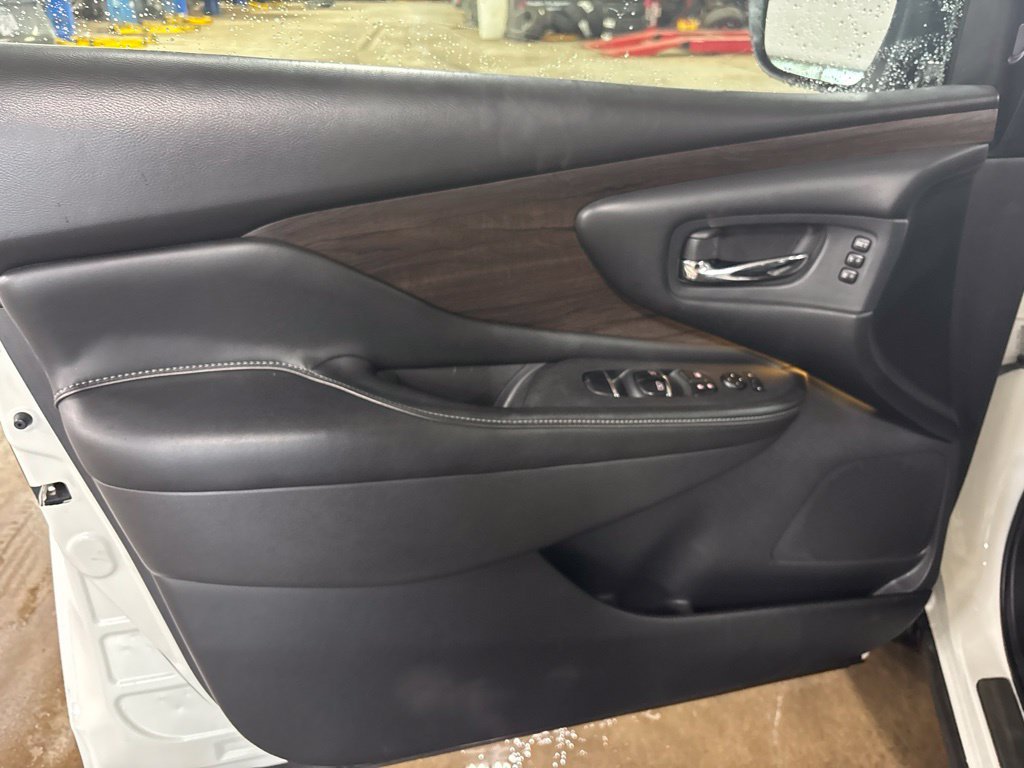 Used 2019 White Nissan Platinum image 30