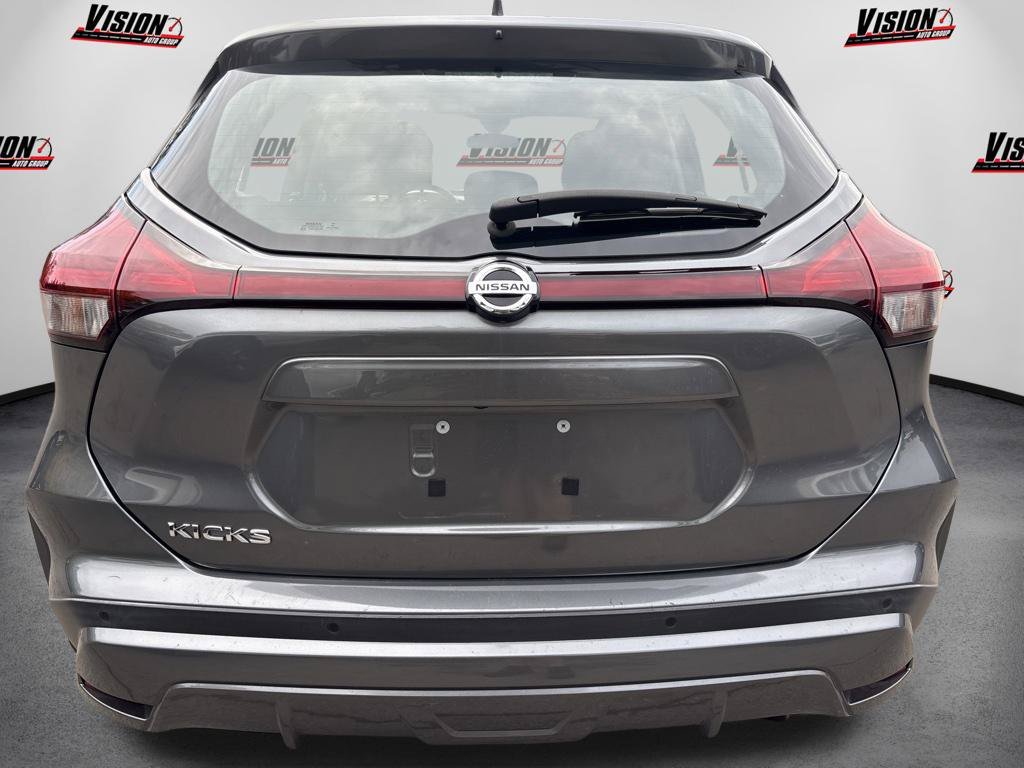 Used 2021 Gray Nissan S image 6