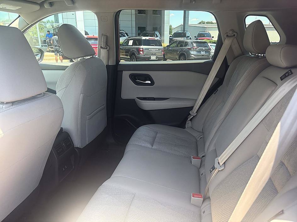 Used 2025 Scarlet Ember Tintcoat Nissan SV image 21