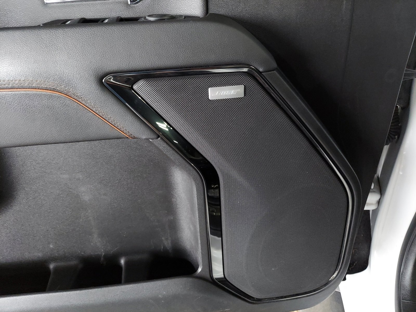 Used 2022 Summit White GMC AT4 image 26