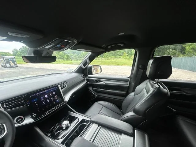 Used 2025 Silver Zynith Jeep Series II image 35