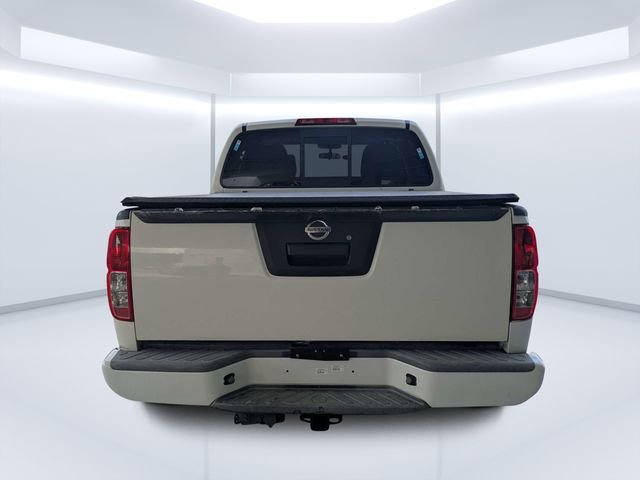 Used 2017 White Nissan Desert Runner image 4